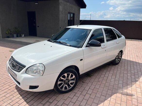 2014 Lada (ВАЗ) Priora I Рестайлинг, белый, 603000 рублей