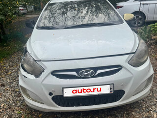 2013 Hyundai Solaris I, белый, 420000 рублей, вид 2