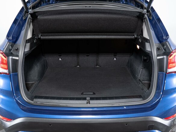 2021 BMW X1 18i sDrive II (F48) Рестайлинг, синий, 2490000 рублей - вид 22