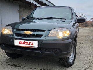 2018 Chevrolet Niva I Рестайлинг, серый, 770000 рублей, вид 1