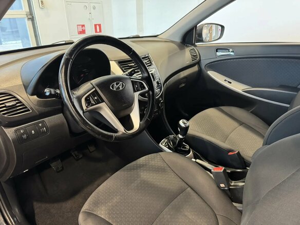 2011 Hyundai Solaris I, чёрный - вид 6