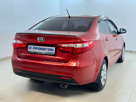 2013 Kia Rio 4-speed III, красный, 910000 рублей, вид 4