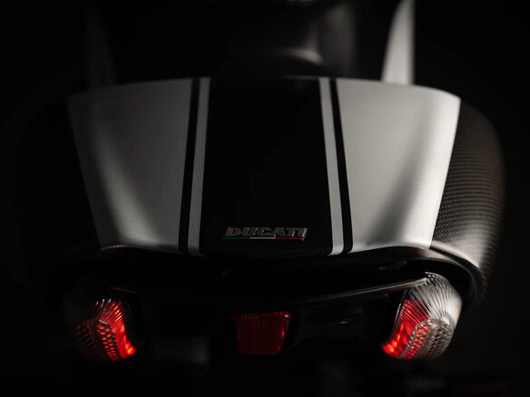2014 Ducati Diavel Carbon, чёрный, 1350000 рублей - вид 6