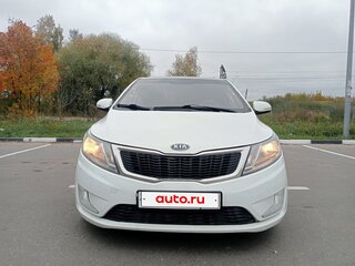 2012 Kia Rio 5-speed III, белый, 545000 рублей, вид 2