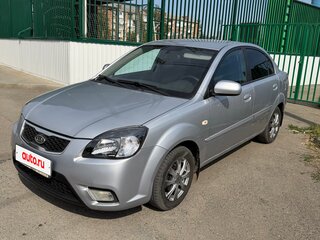 2009 Kia Rio II Рестайлинг, серебристый, 600000 рублей, вид 1