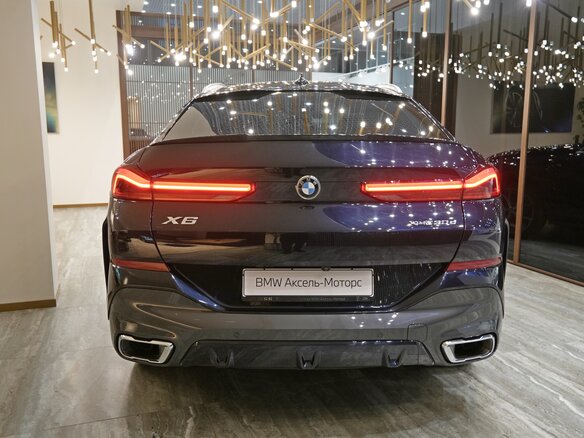2020 BMW X6 30d III (G06), синий, 7080000 рублей - вид 2