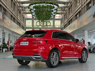 2023 Audi Q3 35 TFSI II (F3), красный, 2689208 рублей, вид 3