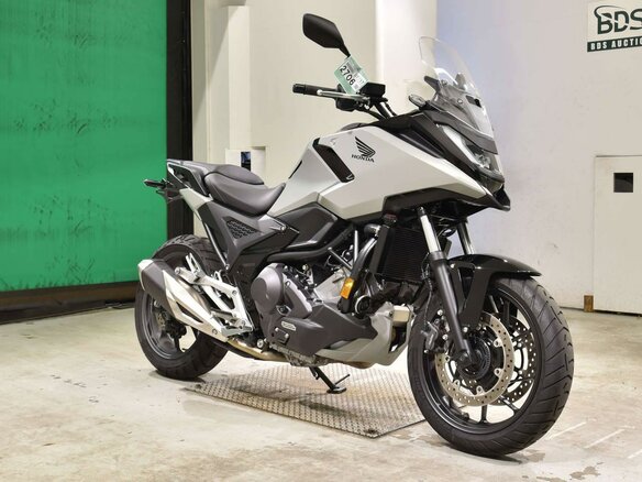2025 Honda NC 750X, серый, 1399000 рублей - вид 2