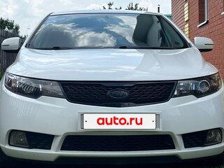 2010 Kia Cerato 5-speed II, белый, 800000 рублей, вид 1