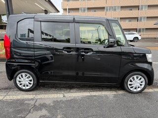2022 Honda N-BOX II Рестайлинг, чёрный, 800000 рублей, вид 3