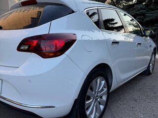 2012 Opel Astra J Рестайлинг, белый, 700000 рублей, вид 5
