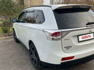 2013 Mitsubishi Outlander III, белый, 1350000 рублей, вид 5