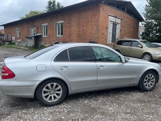 2002 Mercedes-Benz E-Класс 320 III (W211, S211), серебристый, 440000 рублей, вид 3