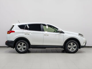 2015 Toyota RAV4 IV (XA40), белый, 2000000 рублей, вид 4