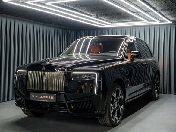 2026 Rolls-Royce Cullinan Black Badge I Рестайлинг (Series II), чёрный, 64990000 рублей - вид 5