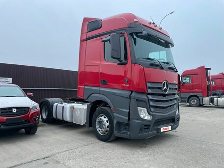 2020 Mercedes-Benz Actros, красный, 4850000 рублей, вид 3
