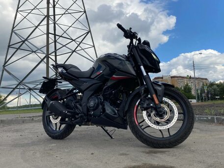 2023 Bajaj Pulsar N250, чёрный, 300000 рублей, вид 3