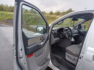 2009 Hyundai Grand Starex I, серый, 650000 рублей, вид 2