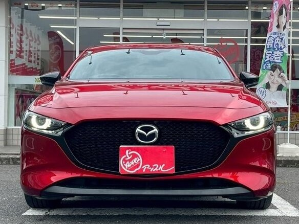 2023 Mazda 3 IV (BP), красный, 1380333 рублей - вид 1