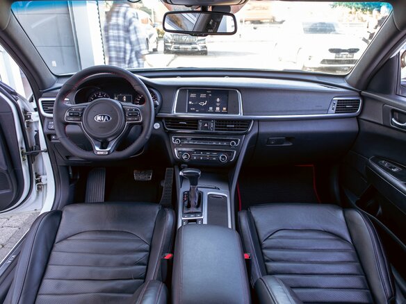 2017 Kia Optima IV, белый, 1695000 рублей - вид 33