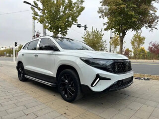 2023 Jetta VS7 I Рестайлинг 1, белый, 1700000 рублей, вид 3