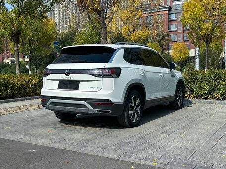 2023 Volkswagen Tayron I Рестайлинг, белый, 2357000 рублей, вид 3