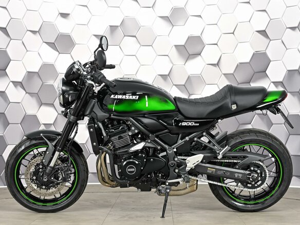 2025 Kawasaki Z 900RS, чёрный - вид 3