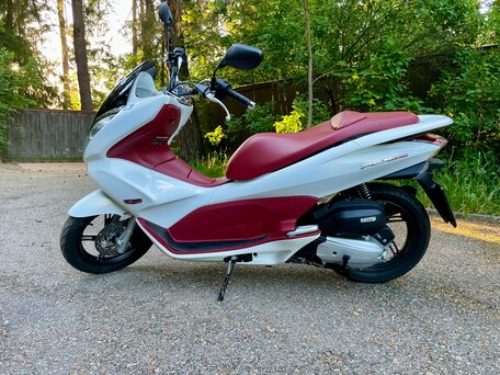 2010 Honda PCX 150, белый, 330000 рублей, вид 4