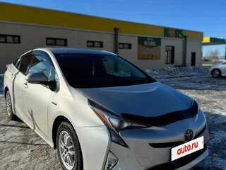 2016 Toyota Prius IV (XW50), серебристый, 1450000 рублей, вид 4