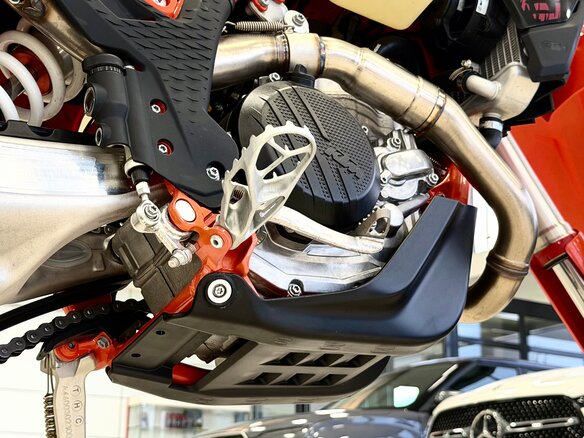 2026 KTM 500 EXC F, оранжевый, 1990000 рублей - вид 18