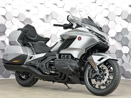 2025 Honda GL 1800 Gold Wing, серебристый, 3649000 рублей, вид 1