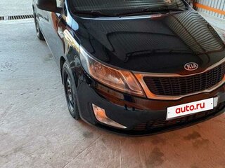 2014 Kia Rio 4-speed III, чёрный, 800000 рублей, вид 4