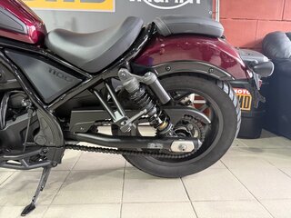 2021 Honda CMX 1100 Rebel, пурпурный, 930000 рублей, вид 4