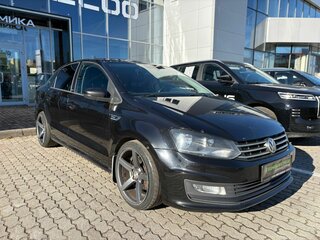 2016 Volkswagen Polo V Рестайлинг, чёрный, 1085000 рублей, вид 3