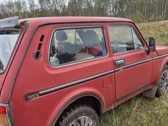 1997 Lada (ВАЗ) 2121 (4x4) I Рестайлинг, пурпурный, 150000 рублей - вид 3