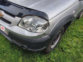 2013 Chevrolet Niva I Рестайлинг, серебристый, 400000 рублей, вид 3