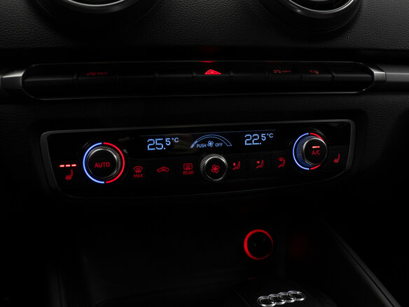 2015 Audi A3 III (8V), чёрный, 1550000 рублей - вид 16