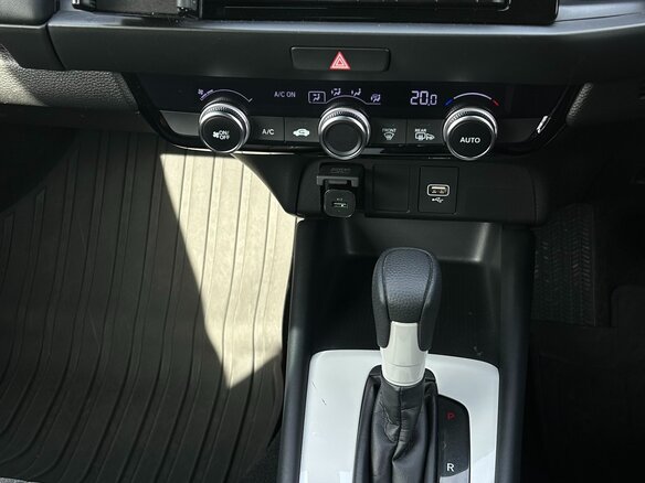 2020 Honda Fit IV, белый, 1380000 рублей - вид 11