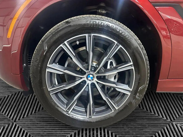2024 BMW X6 40i III (G06) Рестайлинг, красный, 11267740 рублей - вид 19