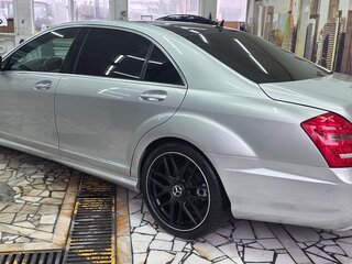 2006 Mercedes-Benz S-Класс 500 V (W221), серебристый, 1100000 рублей, вид 4