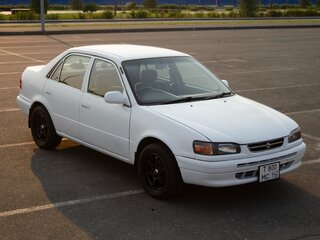 1995 Toyota Corolla VIII (E110), белый, 305000 рублей, вид 1