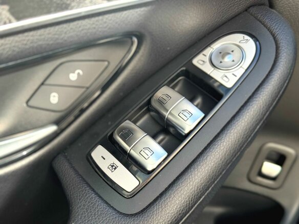 2018 Mercedes-Benz GLC 300 I (X253), чёрный, 3240000 рублей - вид 13