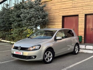 2010 Volkswagen Golf VI, серебристый, 850000 рублей, вид 2