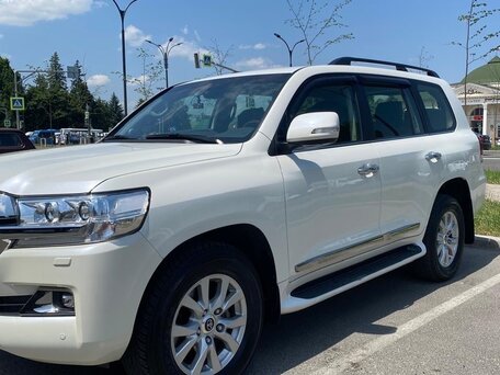 2015 Toyota Land Cruiser 200 Series Рестайлинг 2, белый, 10500000 рублей, вид 3