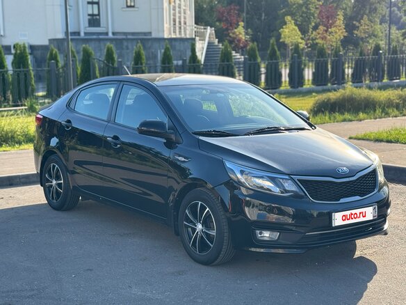 2016 Kia Rio III Рестайлинг, чёрный, 700000 рублей - вид 2