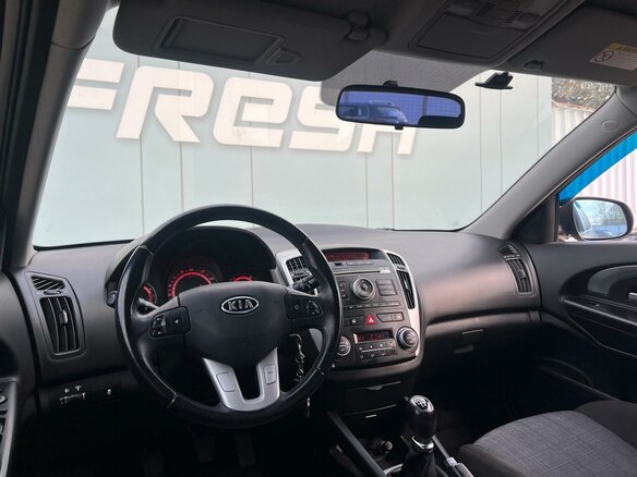 2010 Kia Ceed I Рестайлинг, бежевый, 820000 рублей - вид 5