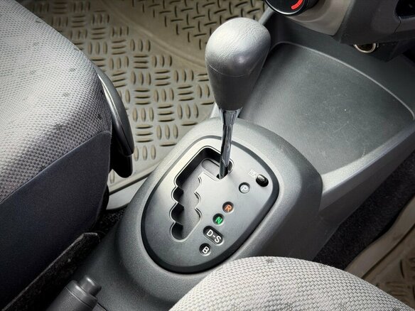 2009 Toyota Vitz II (XP90), серый - вид 21