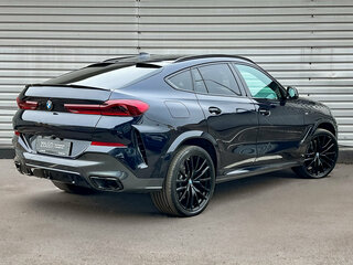 2022 BMW X6 40d III (G06), чёрный, 8900000 рублей, вид 5