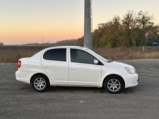 2003 Toyota Platz, белый, 495000 рублей, вид 4