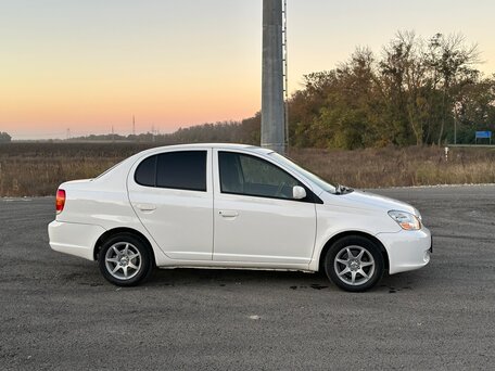 2003 Toyota Platz, белый, 495000 рублей, вид 4